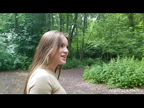 ❤️ Na ba da shawara ga Evelina cewa mu yi fuck a wurin jama'a! Tace eh. Sai na bata ta a jaki na cusa mata baki. Sai taji haushin kanta. Batsa ️❤